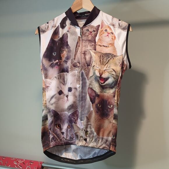 It's in My Heart Cat Cycling Shirt Size Medium Athletic Outdoor Fitness - Picture 2 of 11